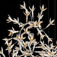 Lustre suspendu en verre artistique avec pendentifs en forme de fleurs, en métal courbé, pour la décoration de villas, hôtels et chambres d'hôtes
