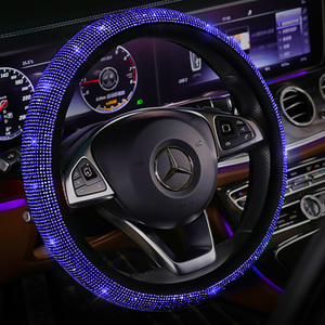 38cm 15 pulgadas lujo brillo Rhinestone brillante diamante cristal cuero <span class=keywords><strong>volante</strong></span> <span class=keywords><strong>cubre</strong></span> para coches de <span class=keywords><strong>mujer</strong></span> Universal - Product Image 4