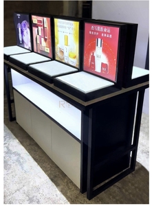 Bàn trưng bày mỹ phẩm bằng kính chắc chắn và bền, có khóa, để bán - Product Image 6