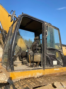 Excavatrice sur chenilles hydraulique Caterpillar CAT323D2L 23T d'occasion, modèle 2022, moteur inclus, puissance 110 kW, excellent état - Product Image 5