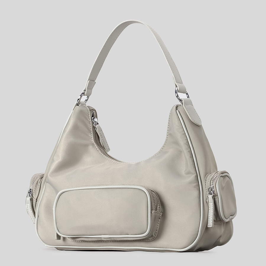 สีเทาอ่อน