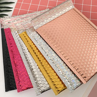 Arc-en-ciel Métallique Holographique Brillant Rembourré Enveloppe Polymailer Sac Personnalisé Expédition de Vêtements Emballage Sacs d'Expédition à Bulles