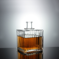 Bouteille en verre de qualité export 700 ml pour Tequila, Vodka, Brandy, Whisky, Gin, Rhum, Boissons, Eau Minérale, Eau Pétillante avec Bouchon Synthétique