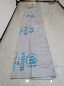Grande <span class=keywords><strong>bâche</strong></span> en PE <span class=keywords><strong>de</strong></span> taille UNHCR, robuste et imperméable, avec œillets <span class=keywords><strong>de</strong></span> fixation pour les débris <span class=keywords><strong>de</strong></span> chantier - Product Image 3