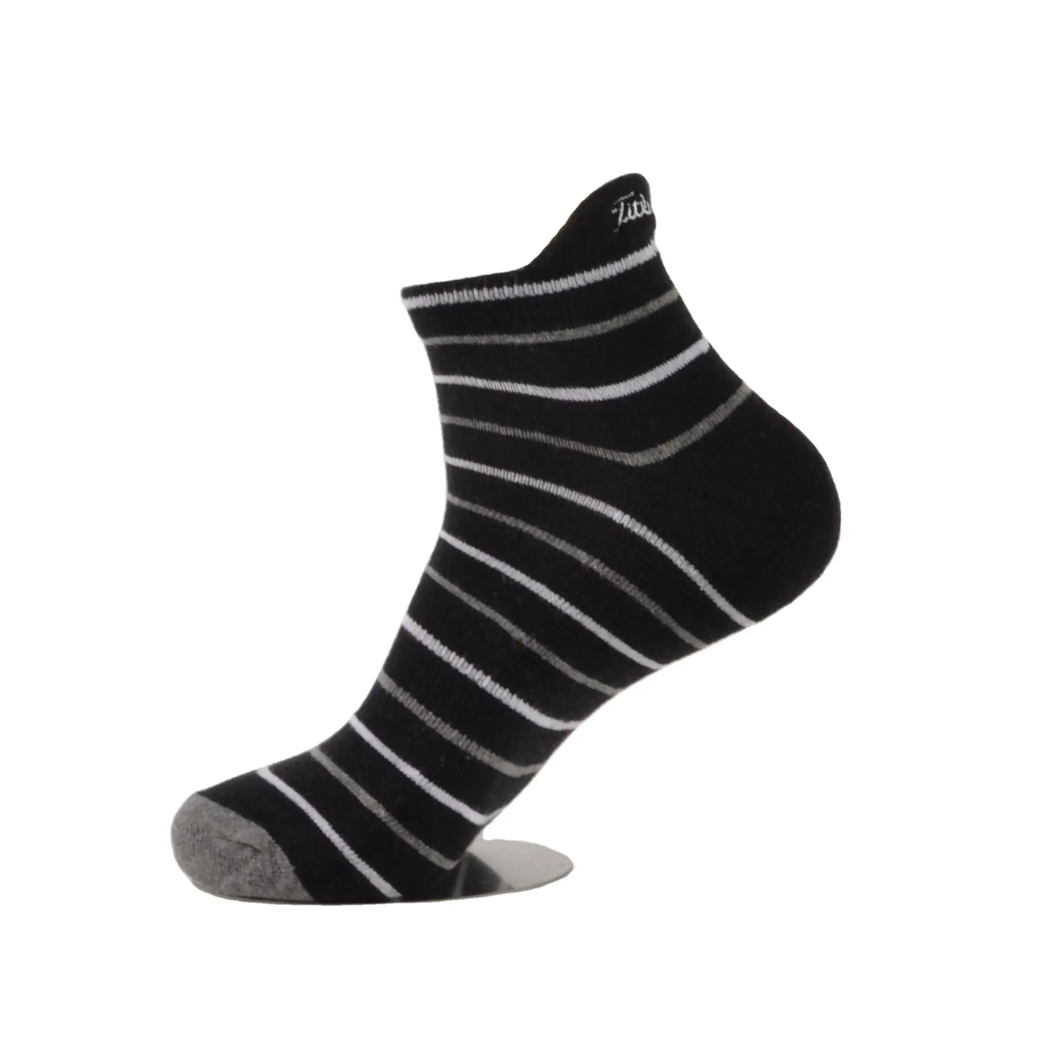 Nouveau design de chaussettes à la cheville pour adolescentes à bande sport grises floues pour hommes vente en gros