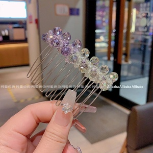 หวีคริสตัลสีม่วงทำมือแบบใหม่ ดีไซน์หวาน ประดับผม ติดผมได้ ใช้สำหรับรวบผม แฟชั่นสวยงาม หวีซี่ถี่ จัดทรงได้ดี - Product Image 3