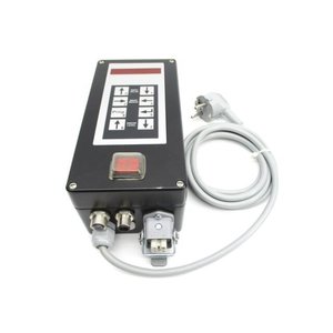 Transmisor S.K.I DMC-6-4.77-0001, Unidad de Control de Automatización Industrial con Cable de Alimentación y Conector - Product Image 1