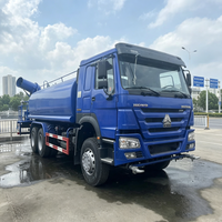 Camion-citerne SINOTRUK HOWO 6x4 pour l'Afrique, travaux miniers et de construction, fonction de pulvérisation multiple, réservoir d'eau antirouille