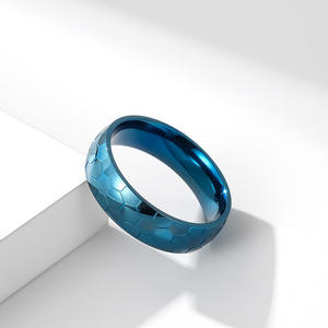 Anillo hexagonal de acero de titanio, joyería de moda unisex, regalo para aficionados al fútbol, ​​recuerdos de la Copa del Mundo - Product Image 4