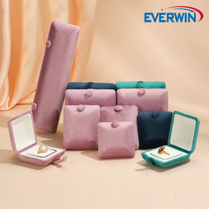 Caja de terciopelo EVERWIN para guardar pulseras, brazaletes, collares, colgantes, organizadores de joyas, cajas para anillos, empaques de joyería personalizados - Product Image 1