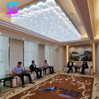 Lustre de plafonnier LED en cristal de style moderne personnalisé hauteur réglable avec base d'ampoule E12 pour les décorations d'intérieur de villa d'hôtel