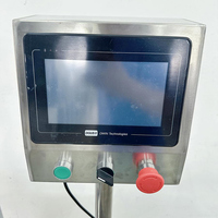 Machine de capsulage automatique à tête unique pour bouteilles en verre à visser