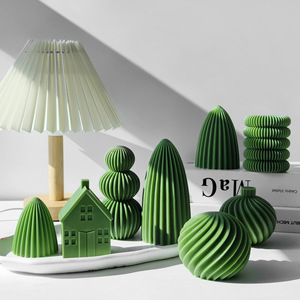 Moldes caprichosos para velas de casa a rayas crean decoración y regalos únicos de pueblo navideño - Product Image 1