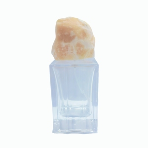 ขวดน้ำหอมแก้วทรงสี่เหลี่ยมทันสมัยพร้อมฝาหยกสีเหลืองอุ่น - Product Image 6