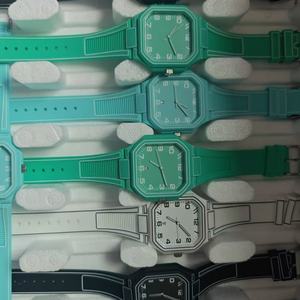 Reloj de Cuarzo para Hombre 2025, Nuevo Modelo, Diseño de Líneas Gruesas, Correa Azul, Octagonal, Logotipo Personalizado, 5BAR Resistente al Agua - Product Image 4