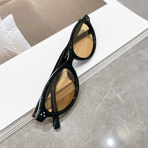 Occhiali da Sole Retrò con Montatura Piccola, Occhiali da Sole Ovali Polarizzati Unisex di Alta Qualità in TR90, Design Cat Eye - Product Image 3