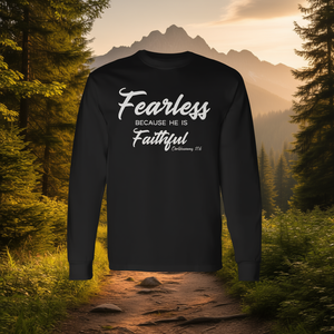 Camiseta de manga larga con cita cristiana: No tengas miedo, porque él es fiel - Product Image 3