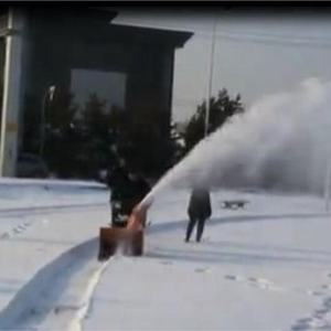 Machine à lancer des petits grains, du sable et de la neige - Product Image 4