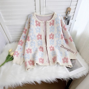 Cardigã Feminino Estilo Coreano com Bordado Grosso e Flores Tridimensionais, Novo para Outono 2025, Tamanho Grande, Solto, Macio e com Botões - Product Image 3