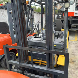Cheap Sale KOMATSU FD30 Good Condition <b>Used</b> Komatsu FD30 Mini Diesel Forklift 3Ton Original Japan 3 Stage Mast - Product Image 1