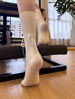 Chaussettes de yoga et de pilates mi-mollet style ballet, tricotées, antidérapantes, à dos ouvert, en coton de haute qualité pour l'été