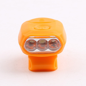 Mini Lampada LED a Clip per Cappello con Impermeabilità IP55 e 2 Batterie CR2032 per Pesca, Campeggio e Caccia, Attività all'Aperto - Product Image 2