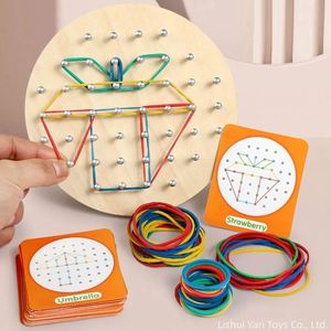 Jeu éducatif en bois : Géoboard avec cartes de motifs et élastiques – Stimule l'imagination et la créativité - Product Image 3