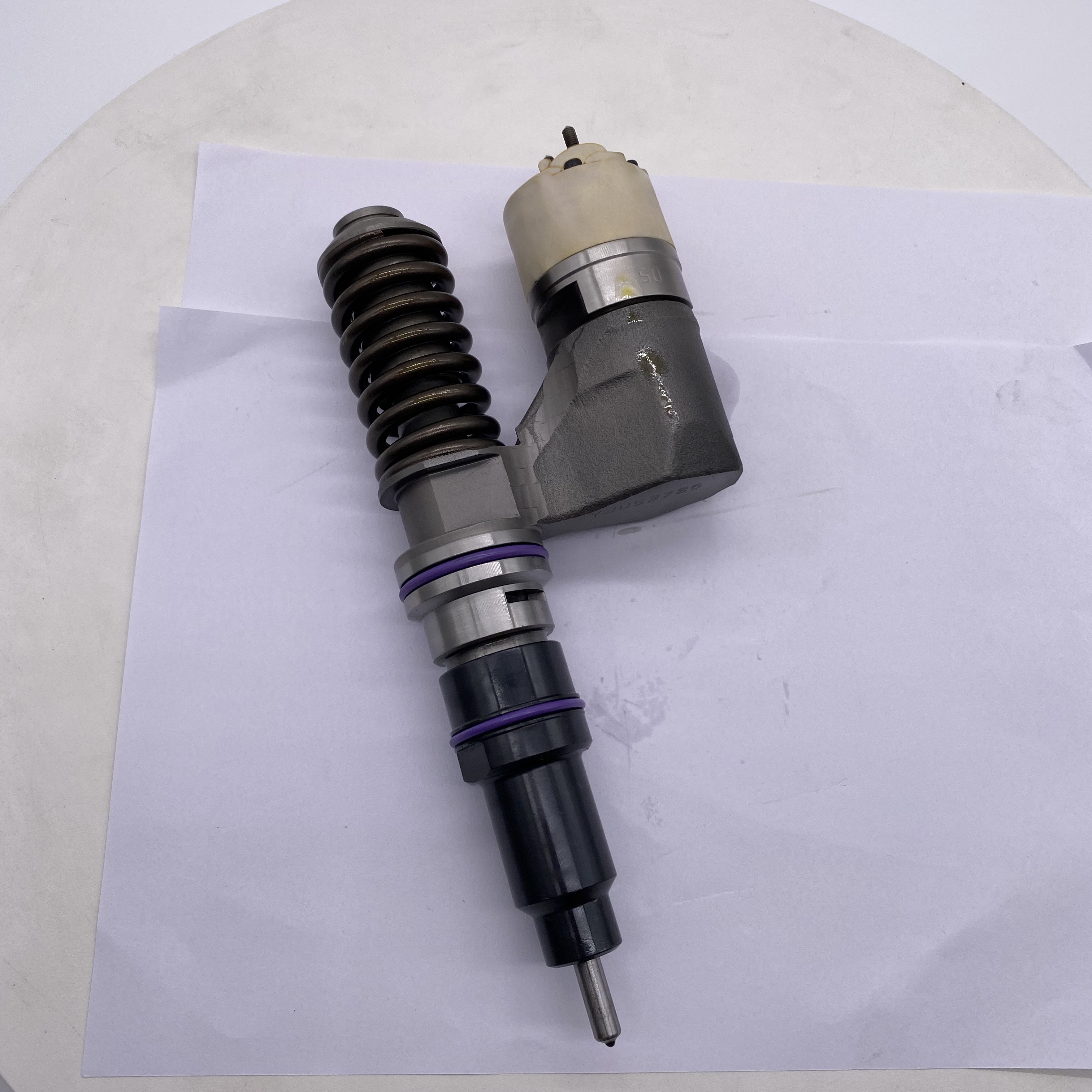 common rail injector 3169521 injector for Volvo truck D12C FH12 FM12 Diesel fuel injector nozzle 3169521 8113837 BEBE4B12005