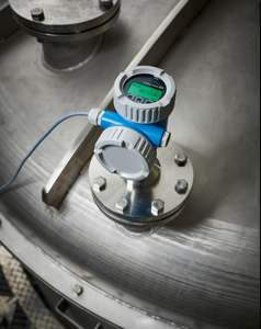 Medidor de Nivel por Radar Endress+Hauser Micropilot FMR62 80GHz HART Sin Contacto SIL2 Precisión de 1mm PTFE 316L - Product Image 3