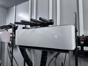 Climatiseurs mini-split personnalisables 9000 Btu 0,75 tonne avec double radiateur/évaporateur doré dans un système de contrôle intelligent vertical - Product Image 4