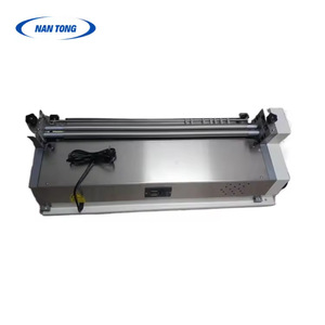 Máquina semiautomática para encolar cartón Nantong modelo 720, 700 mm de ancho, 220 voltios, para procesamiento postimpresión. - Product Image 2