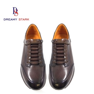 Chaussures de sport classiques en cuir de vache véritable de couleur marron pour hommes, logo personnalisé, baskets faites à la main, respirantes, style marche, chaussures de luxe - Product Image 4