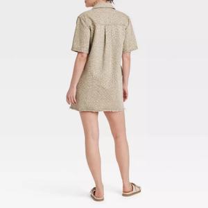 Robe chemise en jean plissée décontractée à manches courtes boutonnée imprimé léopard pour femme, collection printemps - Product Image 3