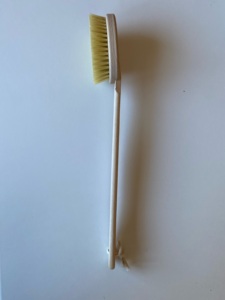 Cepillo de Masaje Corporal Profesional de 40 mm con Cerdas Naturales de Jabalí y Mango de Madera de Haya para Baño, Aplicación en Seco/Húmedo - Product Image 3