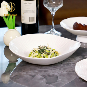 Vaisselle en porcelaine moderne irrégulière <span class=keywords><strong>de</strong></span> 10,5/12,5/14,5 pouces, assiette à nouilles, assiette à steak, service <span class=keywords><strong>de</strong></span> traiteur, hôtel, restaurant, usage commercial - Product Image 3