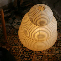 Lampe de table en papier de riz blanc faite à la main de style japonais, base en métal, lanterne en papier, lampe sur pied