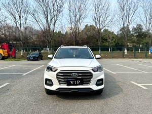 Auto Usata 2018 <span class=keywords><strong>Hyundai</strong></span> <span class=keywords><strong>Ix35</strong></span> 2.0GLS 2WD Edizione Smart and Brave--Enjoy, Prestazioni Efficienti e Potenti, Esterno Bianco, SUV Affidabile - Product Image 2