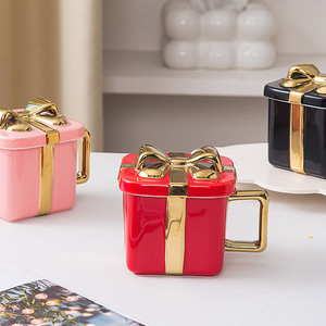 Tasse à café en céramique de style Ins, design nœud, forme irrégulière, 420 ml, tasse carrée dorée en céramique avec couvercle, idéale pour les cadeaux et le bureau - Product Image 3