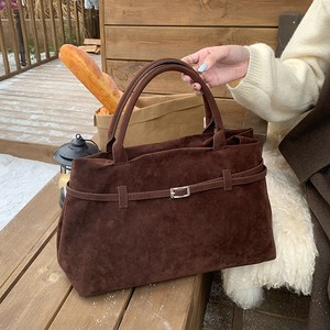 กระเป๋าโท้ทผู้หญิง หนัง PU สีแดงเลือดหมู ความจุเยอะ ตัวล็อคแม่เหล็ก ใช้ได้ทุกวัน สีพื้น ฤดูใบไม้ร่วง 2025 - Product Image 3