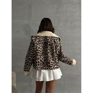 TOPSHOW Women's <b>Leopard</b> Print Plush Faux <b>Fur</b> <b>Coat</b> Jacket - Wholesale Bulk Soft Polyester Outerwear for Autumn Winter Fashion - Product Image 5