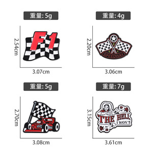 Bán buôn pins metalicos Racing ve áo <span class=keywords><strong>Pin</strong></span> đen trắng rô cờ bù đắp màn hình lụa in kỹ thuật số tùy chỉnh in Phương pháp - Product Image 5