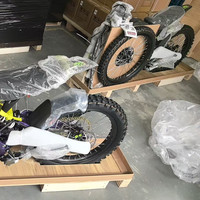 ZH 2026 Meilleures ventes Édition noire Surround Ultra Bee 2 72V Sur Ron Light Bee X Moto tout-terrain électrique 10000W Vélo électrique tout-terrain