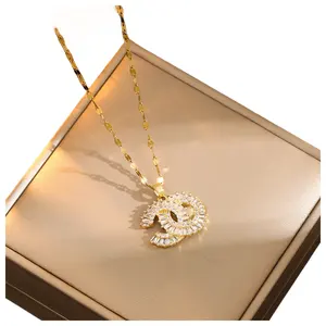 Titan Stahl Doppel C Diamant Halskette Damen plattiert 18 Karat Gold Halskette Kaltwind Schlüsselbein Kette Halsreif
