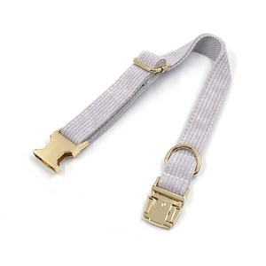 Correa de collar para perro con hebilla de metal duradera, collar para perro de pana suave, hardware de metal dorado, logotipo personalizado, venta al por mayor, compra a granel, OEM - Product Image 5