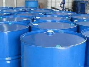 Agent de nettoyage à sec Richem D60, solvant hydrocarboné avec une légère odeur d'éther, point de fusion 185-198°C, point d'éclair 61-66°C - Product Image 4