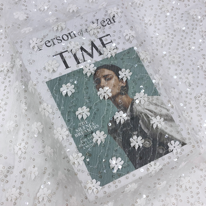 Tissu en dentelle à fleurs en sequins brillants respirant en maille blanche et noire de luxe en gros pour voile de mariée robe de fête de mariage - Product Image 4