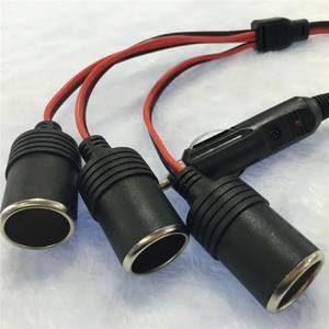 Adaptateur allume-cigare universel 12V-24V 1 à 3 pour voitures et camions pour présentoir d'exposition vieillissant Dash <span class=keywords><strong>Cam</strong></span> - Product Image 1