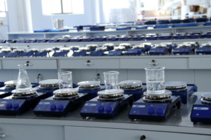 JKI Laboratuvarı Dijital Manyetik Karıştırıcı Seramik Kaplama Plakalı Isıtıcı Jingke Scientific JK-MSH-PRO Fırçasız Motor 380C Maks. - Product Image 3