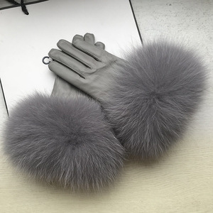 Gants en <span class=keywords><strong>cuir</strong></span> véritable avec fourrure de <span class=keywords><strong>renard</strong></span> et peau de mouton, manteaux gris pour femmes - Vente directe d'usine - Product Image 1