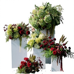 Ortensie Artificiali di Alta Qualità con Accenti Bordeaux per Decorazioni Matrimoniali, Composizioni per Sfondi, Sfere Floreali Artificiali - Product Image 1